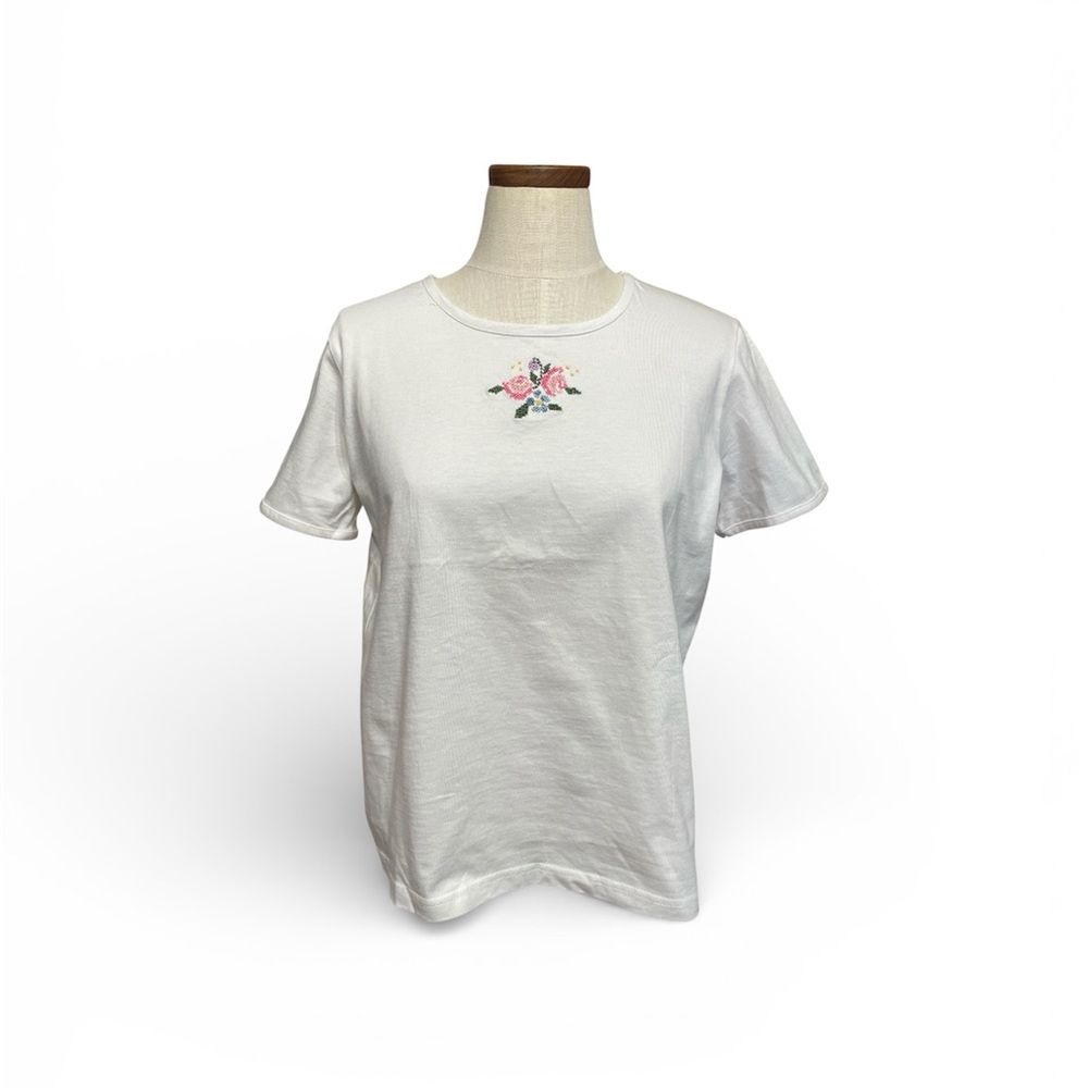 •White Floral Embroidered Women's Top